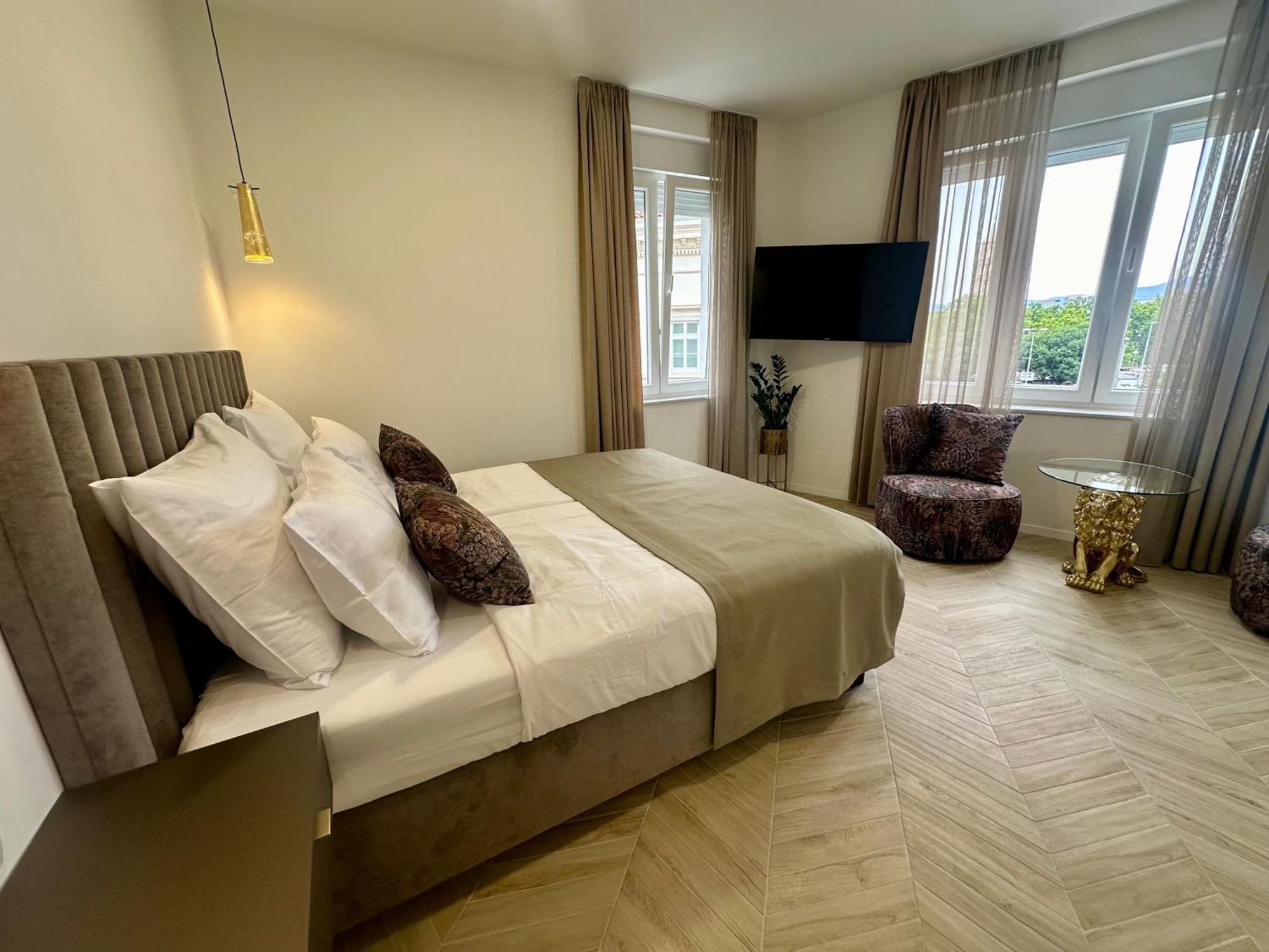 Mariani Luxury Rooms In Center Split Exterior foto